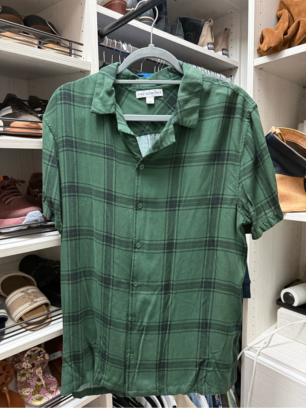 And Now This Men's Green Plaid Short-Sleeve Button-Down Shirt